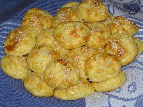 szezammagos_pogacsa__tejszinnel_sajttal_fozve_12.jpg